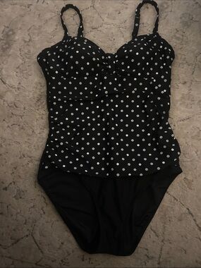 Classic Black Polka Dot One-Piece Swimsuit with Supportive Cups
